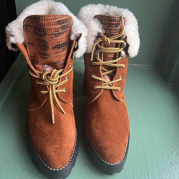Sabrina Tach Boots size 9 pre-owned In excellent condition - Picture 4 of 7